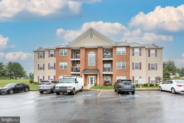 800 WEMBLEY DR 3C
