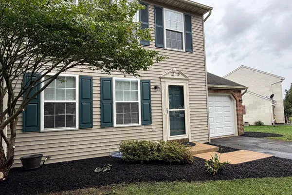 44 ASHLEY DR