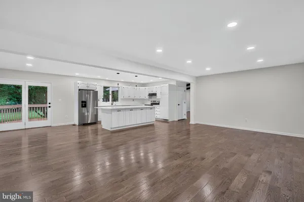 708 KAREN DR