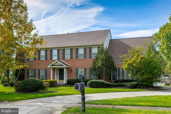 202 SHETLAND CT