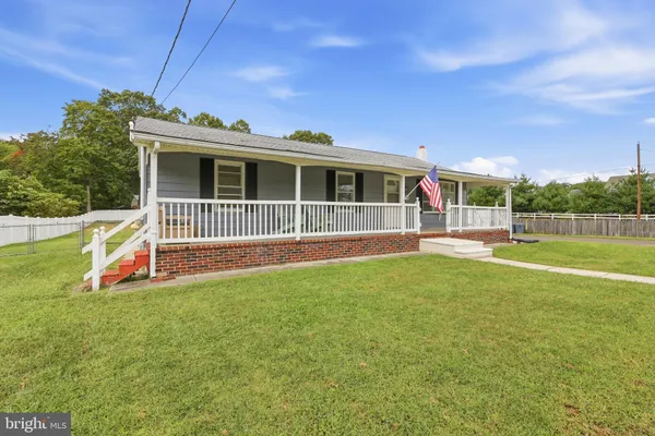 989 BOUNDARY RD