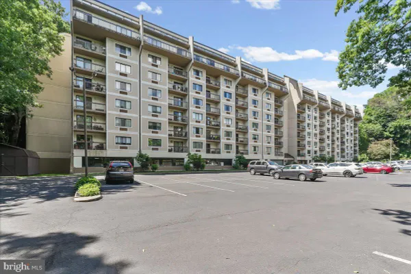 800 AVONDALE RD 7A