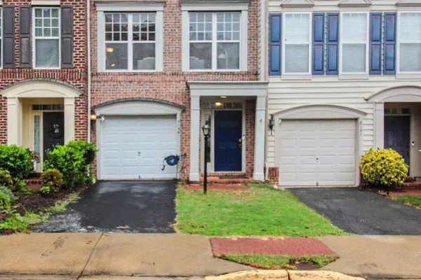 8139 DOVE COTTAGE CT