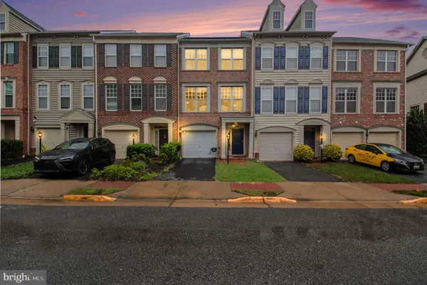 8139 DOVE COTTAGE CT