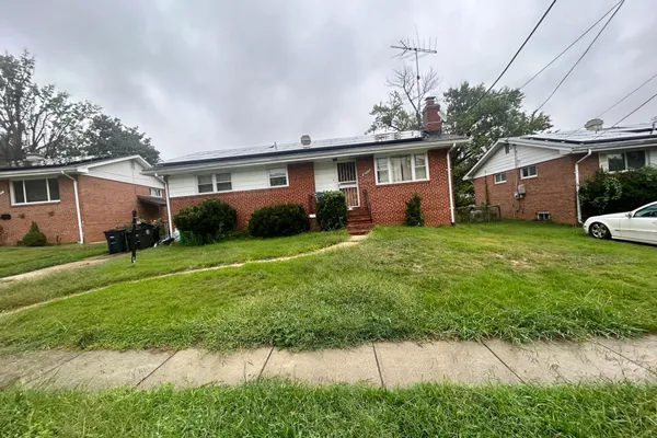 2533 FAIRHILL DR