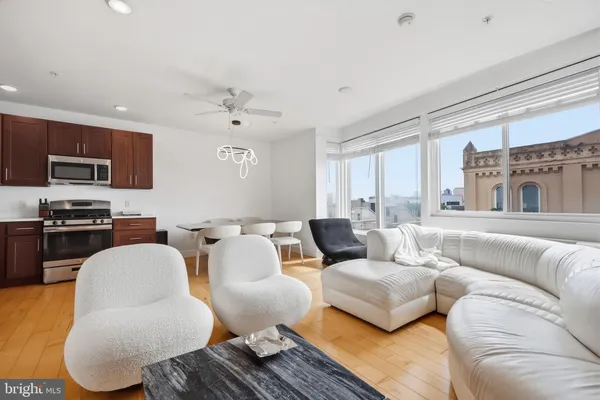 1637-39 POPLAR ST 5F