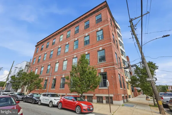 1637-39 POPLAR ST 5F