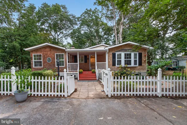111 GEORGES LN