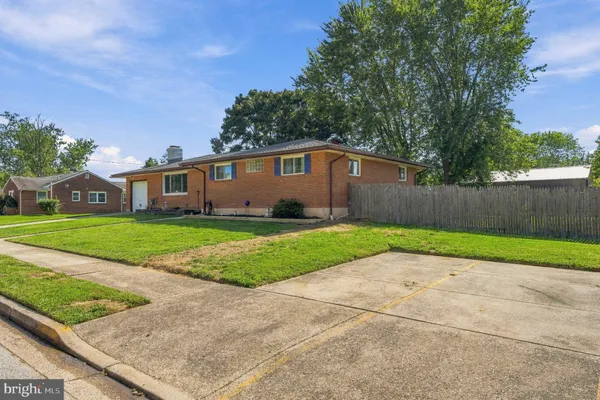 15 PLASKET AVE