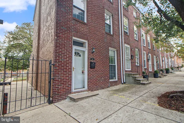 914 N EDEN ST