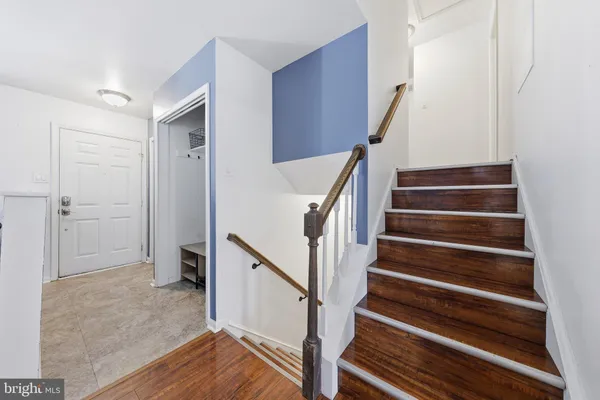 226 THAMES DR