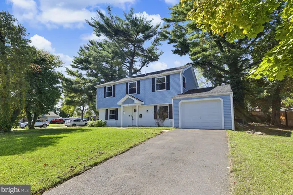 47 MANDOLIN LN