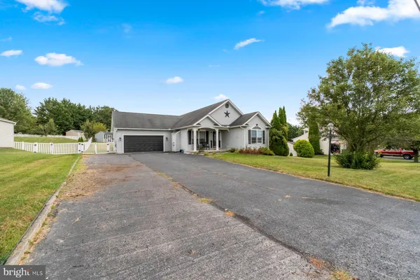 440 SUNSET DR