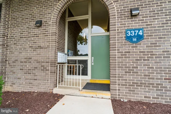 3374 CHISWICK CT 56-2C