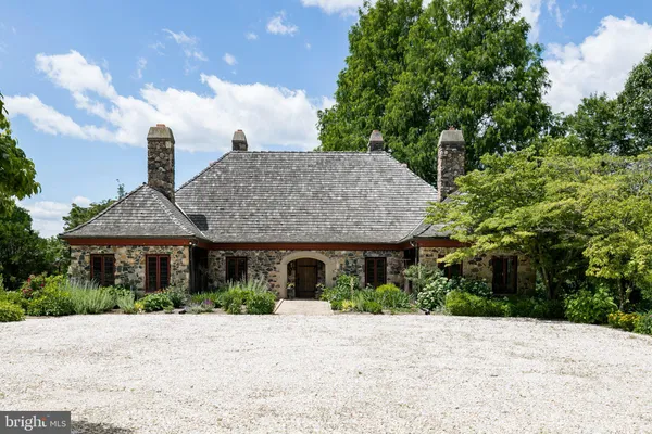 1543 EMBREEVILLE RD