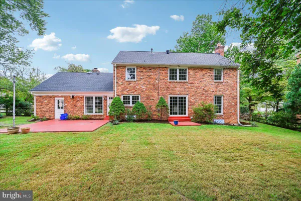 11812 FARMLAND DR