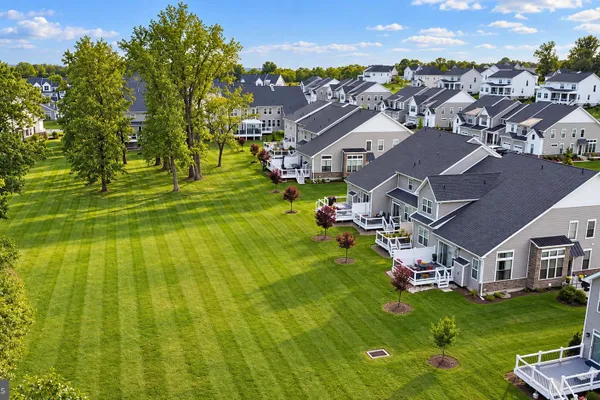 51 UMBRELL DR