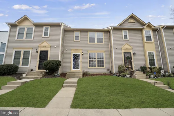 6905 MOUNTAIN LAKE PL