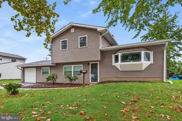 1127 GREENTREE RD