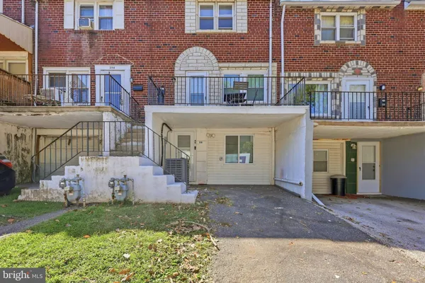 556 N SYCAMORE AVE