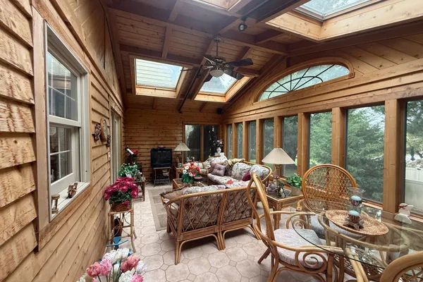410 SEVILLE DR