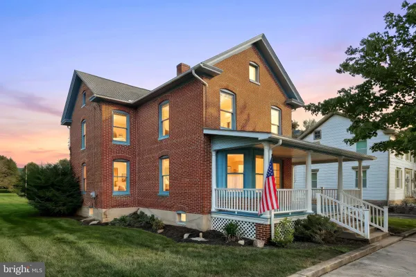 23 W MAIN ST