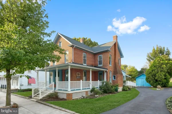 23 W MAIN ST