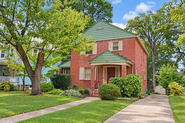 708 DRYDEN DR