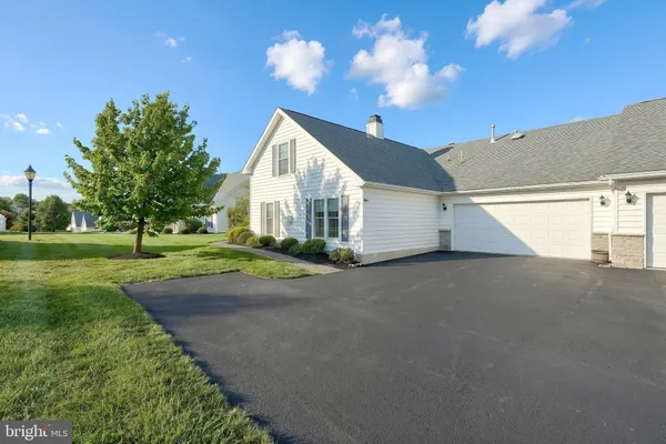 2176 BAYBERRY LN