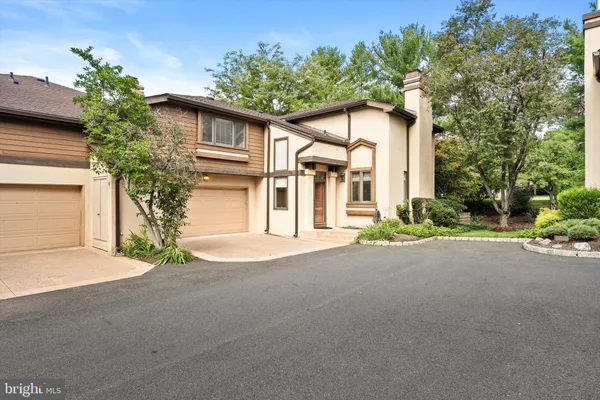 426 SAYRE DR