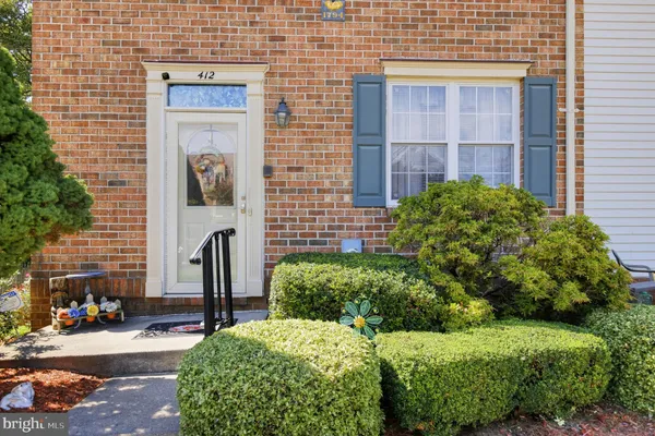 412 LOGAN DR