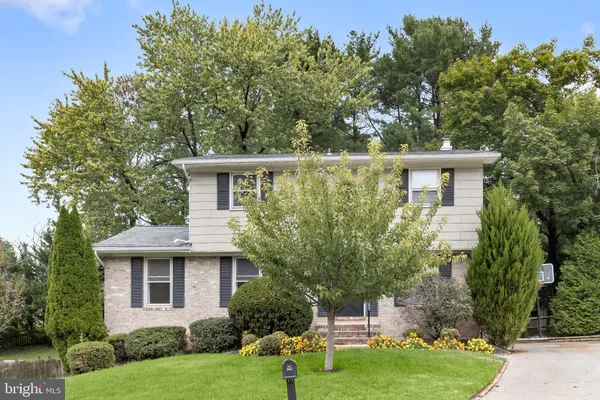 914 FARMSTEAD RD