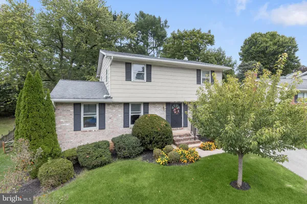 914 FARMSTEAD RD