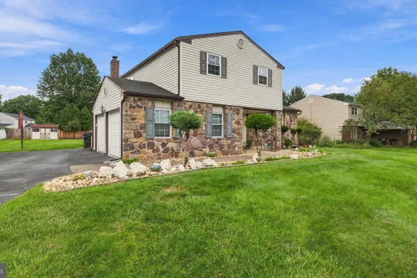 55 NANCY DR