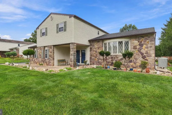 55 NANCY DR