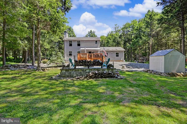 15 LAKESIDE LN