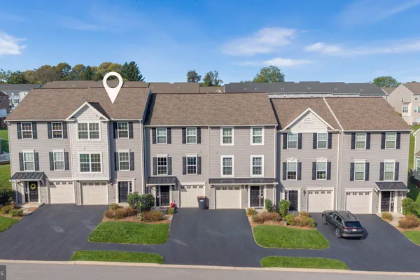 216 KESTREL LN