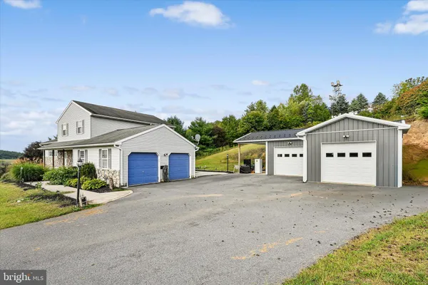16 JIMMY LEE CT