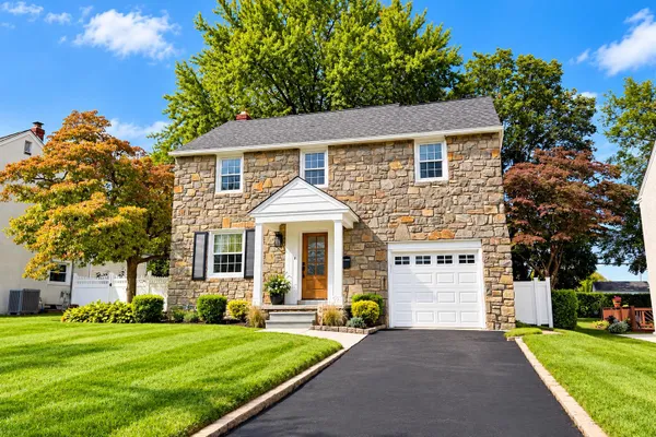 27 ALTHEA LN