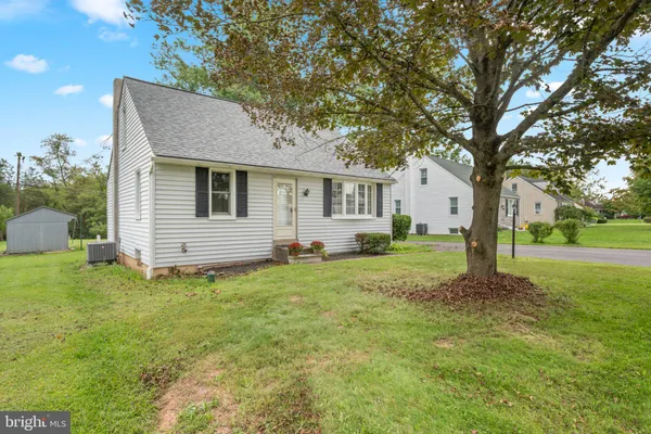 162 MAPLE AVE