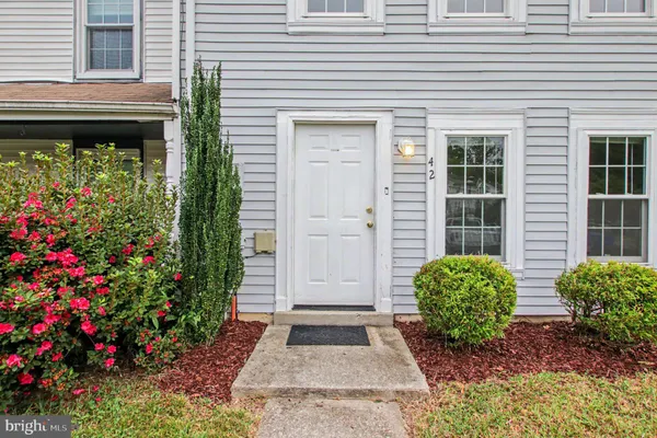 42 TEAL CT