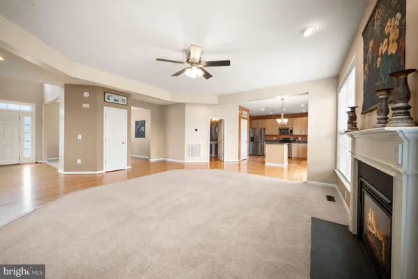 16 LITTEN CT
