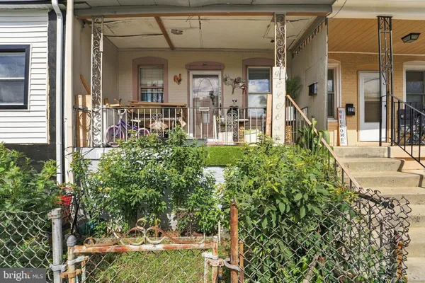 323 BYRON ST