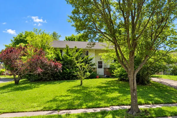 9144 HONEYSUCKLE DR