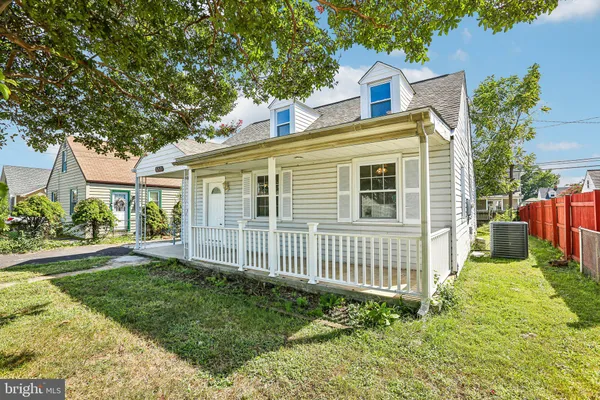 8217 DUNDALK AVE
