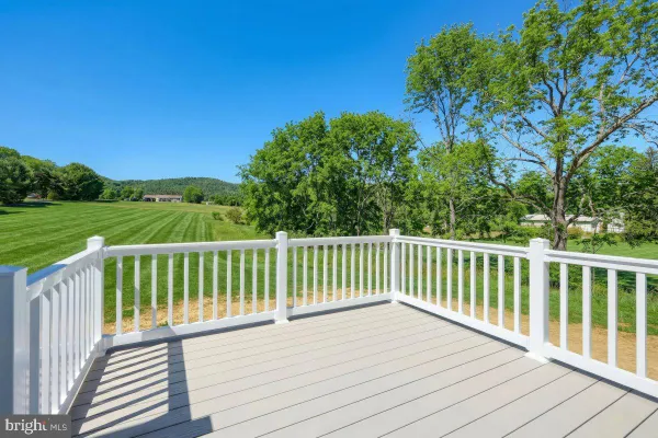 96 EAGLE VIEW DR 16