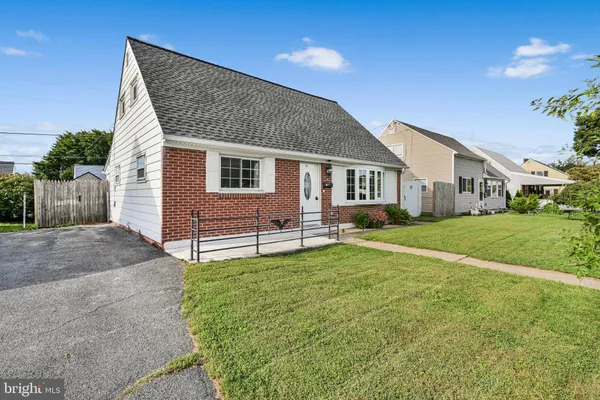 807 TUCKERTON AVE
