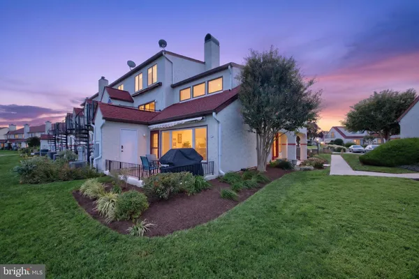 34 QUEEN ANNE WAY A
