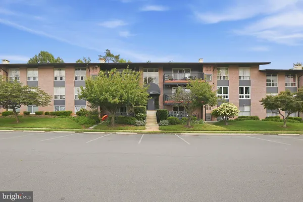 204 PARK TERRACE CT 24