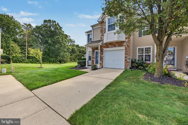 319 CHANCELLOR DR